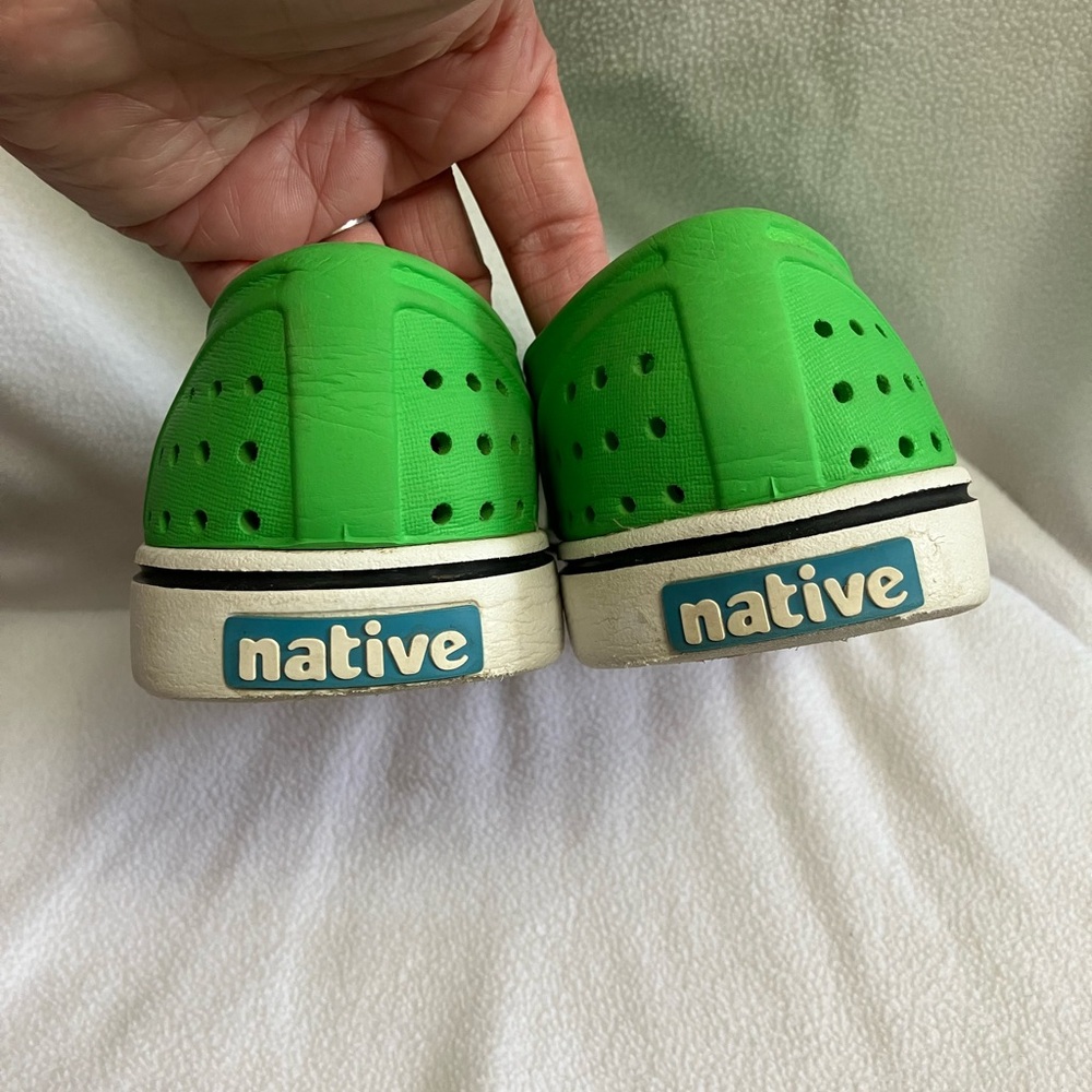 EUC Native Shoes Green Slip-On Water shoes Women’s 8 Men’s 6 - Picture 8 of 13